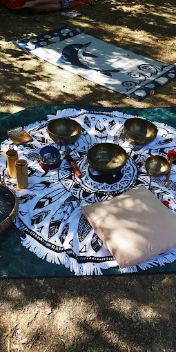 Cercle de cartes et bougie
